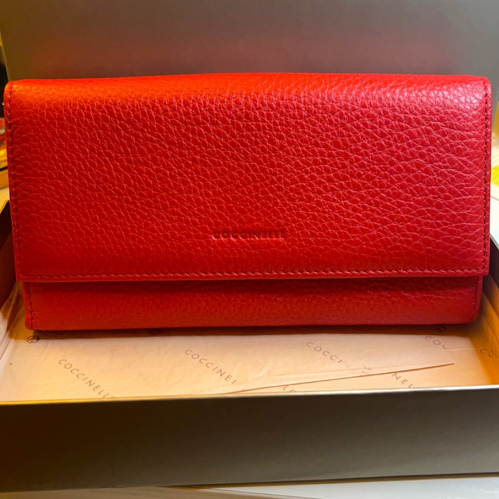 NEW IN BOX ✨ Coccinelle Soft Grainy Leather Clutch - RED